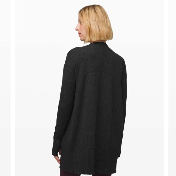 Lululemon Still Lotus Wrap - Reversible Heathered Black / Heathered Titanium - Picture 2 of 6